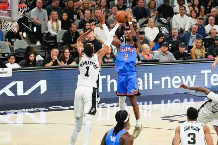 NBA官网实力榜：马刺雷霆尼克斯前三 76人4 火箭6 湖人12 勇士24